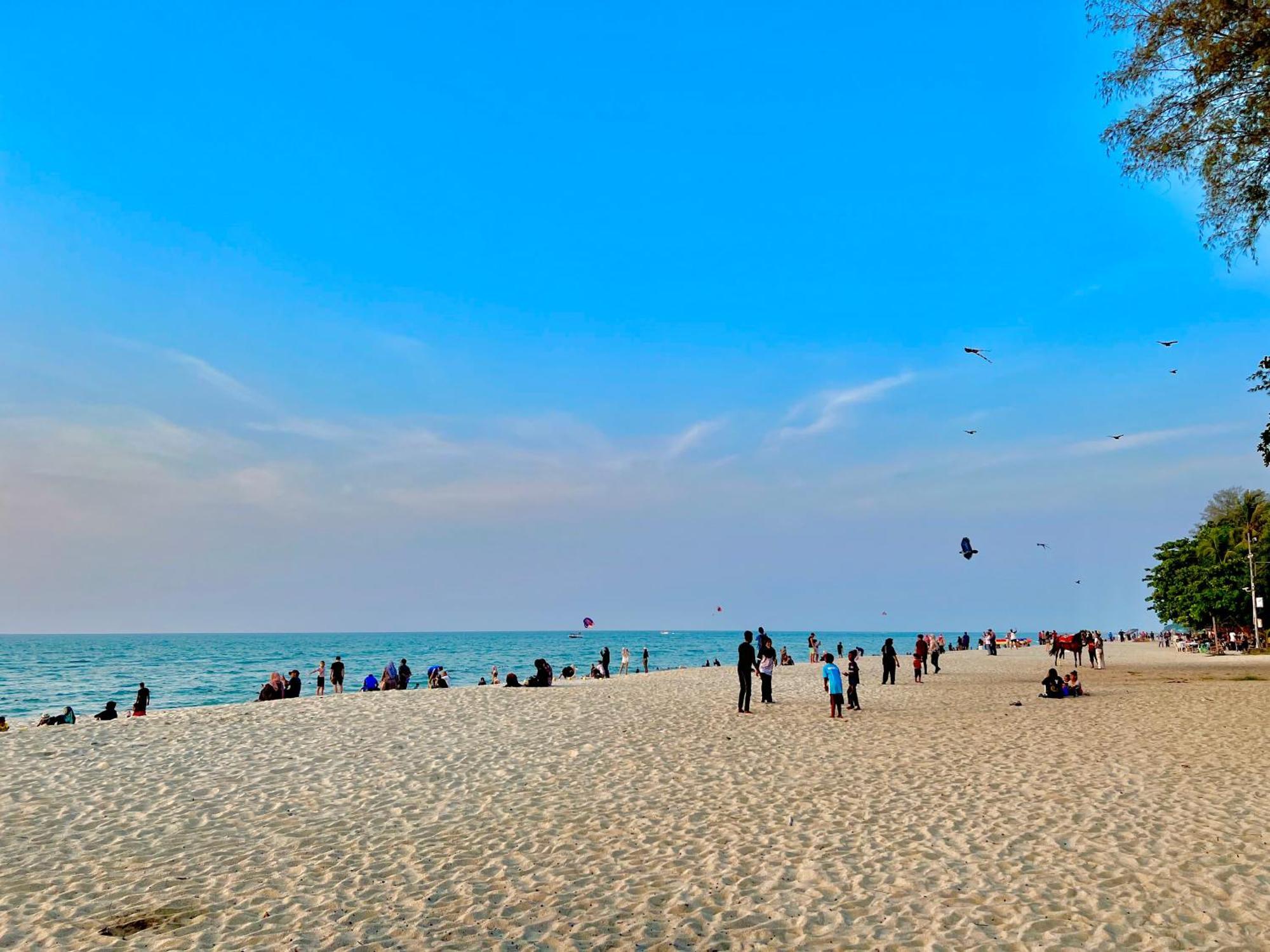 By The Sea, Penang Apartment Batu Ferringhi